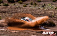 Giniel de Villiers, al volante del Toyota Hilux V8 4x4, durante el Rally Dakar 2018.