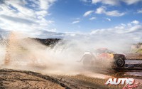 Cyril Despres, al volante del Peugeot 3008 DKR Maxi, durante el Rally Dakar 2018.