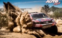 Nasser Al Attiyah, al volante del Toyota Hilux V8 4x4, durante el Rally Dakar 2018.