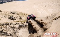 Cyril Despres, al volante del Peugeot 3008 DKR Maxi, durante el Rally Dakar 2018.