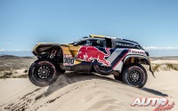 Stéphane Peterhansel, al volante del Peugeot 3008 DKR Maxi, durante el Rally Dakar 2018.