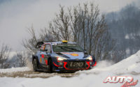 Andreas Mikkelsen, al volante del Hyundai i20 Coupé WRC, durante el Rally de Montecarlo 2018, puntuable para el Campeonato del Mundo de Rallies WRC.