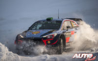 Hayden Paddon, al volante del Hyundai i20 Coupé WRC, durante el Rally de Suecia 2018, puntuable para el Campeonato del Mundo de Rallies WRC.