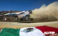 Andreas Mikkelsen, al volante del Hyundai i20 Coupé WRC, durante el Rally de México 2018, puntuable para el Campeonato del Mundo de Rallies WRC.