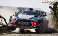 Thierry Neuville, al volante del Hyundai i20 Coupé WRC, durante el Rally de México 2018, puntuable para el Campeonato del Mundo de Rallies WRC.