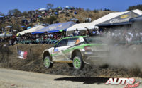 Pontus Tidemand, al volante del Skoda Fabia R5 WRC2, durante el Rally de México 2018, puntuable para el Campeonato del Mundo de Rallies WRC2.