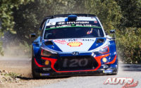 Thierry Neuville, al volante del Hyundai i20 Coupé WRC, durante el Rally de Francia 2018, puntuable para el Campeonato del Mundo de Rallies WRC.