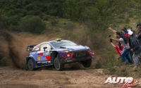 Andreas Mikkelsen, al volante del Hyundai i20 Coupé WRC, durante el Rally de Argentina 2018, puntuable para el Campeonato del Mundo de Rallies WRC.