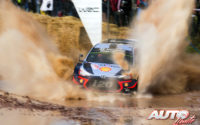 Thierry Neuville, al volante del Hyundai i20 Coupé WRC, vencedor del Rally de Italia 2018, puntuable para el Campeonato del Mundo de Rallies WRC.