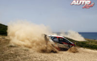 Jari-Matti Latvala, al volante del Toyota Yaris WRC, durante el Rally de Italia 2018, puntuable para el Campeonato del Mundo de Rallies WRC.