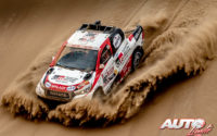 Giniel de Villiers, al volante del Toyota Hilux V8 4x4, durante el Rally Dakar 2019.