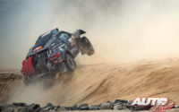 Oscar Fuertes, al volante del SsangYong Rexton DKR 4x2, durante el Rally Dakar 2019.