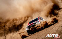 Giniel de Villiers, al volante del Toyota Hilux V8 4x4, durante el Rally Dakar 2019.