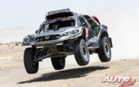 Oscar Fuertes, al volante del SsangYong Rexton DKR 4x2, durante el Rally Dakar 2019.