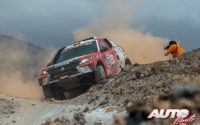 Cristina Gutiérrez, al volante del Mitsubishi Eclipse Cross 4x4, durante el Rally Dakar 2019.