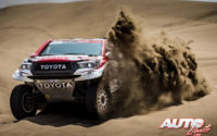Giniel de Villiers, al volante del Toyota Hilux V8 4x4, durante el Rally Dakar 2019.
