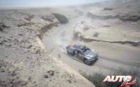 Oscar Fuertes, al volante del SsangYong Rexton DKR 4x2, durante el Rally Dakar 2019.