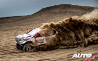 Bernhard Ten Brinke, al volante del Toyota Hilux V8 4x4, durante el Rally Dakar 2019.