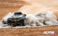 Oscar Fuertes, al volante del SsangYong Rexton DKR 4x2, durante el Rally Dakar 2019.