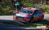 Sébastien Loeb, al volante del Hyundai i20 Coupé WRC, durante el Rally de Francia - Tour de Corse 2019, puntuable para el Campeonato del Mundo de Rallies WRC.