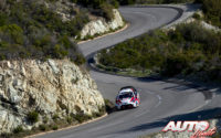 Kris Meeke, al volante del Toyota Yaris WRC, durante el Rally de Francia - Tour de Corse 2019, puntuable para el Campeonato del Mundo de Rallies WRC.