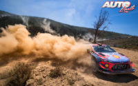 Thierry Neuville, al volante del Hyundai i20 Coupé WRC, durante el Rally de Portugal 2019, puntuable para el Campeonato del Mundo de Rallies WRC.