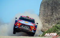 Thierry Neuville, al volante del Hyundai i20 Coupé WRC, durante el Rally de Portugal 2019, puntuable para el Campeonato del Mundo de Rallies WRC.