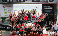 El equipo Toyota Gazoo Racing WRT celebrando la victoria de Ott Tänak en el Rally de Portugal 2019, puntuable para el Campeonato del Mundo de Rallies WRC.