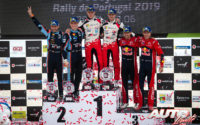 Podio del Rally de Portugal 2019, puntuable para el Campeonato del Mundo de Rallies 2019. De izquierda a derecha: Nicolas Gilsoul y Thierry Neuville (Hyundai), Ott Tänak con Martin Järveoja (Toyota) y Sébastien Ogier junto a Julien Ingrassia (Citroën).