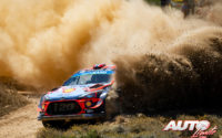 Andreas Mikkelsen, al volante del Hyundai i20 Coupé WRC, durante el Rally de Italia - Cerdeña 2019, puntuable para el Campeonato del Mundo de Rallies WRC.