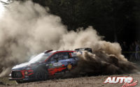 Thierry Neuville, al volante del Hyundai i20 Coupé WRC, durante el Rally de Italia - Cerdeña 2019, puntuable para el Campeonato del Mundo de Rallies WRC.
