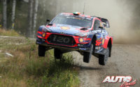 Craig Breen, al volante del Hyundai i20 Coupé WRC, durante el Rally de Finlandia 2019, puntuable para el Campeonato del Mundo de Rallies WRC.