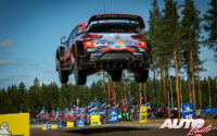 Thierry Neuville, al volante del Hyundai i20 Coupé WRC, durante el Rally de Finlandia 2019, puntuable para el Campeonato del Mundo de Rallies WRC.