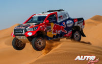 Giniel de Villiers, al volante del Toyota Hilux V8 4x4, durante el Rally Dakar 2020.
