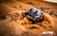 Nasser Al-Attiyah, al volante del Toyota Hilux V8 4x4, durante el Rally Dakar 2020.