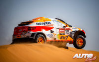 Isidre Esteve, al volante del BMW BV6 Mecatech 4x4, durante el Rally Dakar 2020.