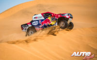 Giniel de Villiers, al volante del Toyota Hilux V8 4x4, durante el Rally Dakar 2020.