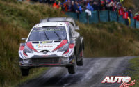 Kris Meeke, al volante del Toyota Yaris WRC, durante el Rally de Gran Bretaña / Gales 2019, puntuable para el Campeonato del Mundo de Rallies WRC.