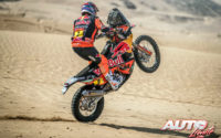 Sam Sunderland, a los mandos de su KTM 450 Rally Replica, durante el Rally Dakar 2020.