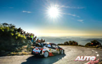 Ott Tänak, al volante del Toyota Yaris WRC, durante el Rally de España 2019, puntuable para el Campeonato del Mundo de Rallies WRC.