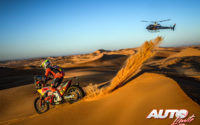 Luciano Benavides, a los mandos de su KTM 450 Rally, durante el Rally Dakar 2020.