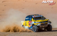 Jesús Calleja, al volante del Toyota Hilux V8 4x4, durante el Rally Dakar 2020.
