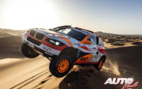 Isidre Esteve, al volante del BMW BV6 Mecatech 4x4, durante el Rally Dakar 2020.