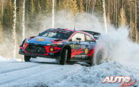 Craig Breen, al volante del Hyundai i20 Coupé WRC, durante el Rally de Suecia 2020, puntuable para el Campeonato del Mundo de Rallies WRC.