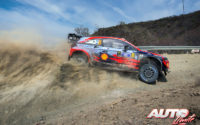 Ott Tänak, al volante del Hyundai i20 Coupé WRC, durante el Rally de México 2020, puntuable para el Campeonato del Mundo de Rallies WRC.