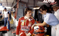 Gilles Villeneuve, junto a su esposa, Joann Barthe, durante el GP de España de 1978, disputado en el circuito del Jarama.