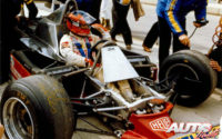 Gilles Villeneuve, sentado en el cockpit de su Ferrari 312 T4, durante uno de los Grandes Premios del Campeonato del Mundo de Fórmula 1 de 1979.