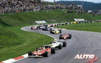 Gilles Villeneuve, al volante del Ferrari 312 T4, liderando durante la salida del GP de Austria de 1979, disputado en el circuito de Osterreichring.
