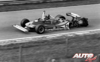 Gilles Villeneuve, al volante del Ferrari 312 T4, durante su última vuelta en el GP de Holanda de 1979, disputado en el circuito de Zandvoort.