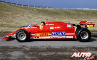 Gilles Villeneuve a los mandos del Ferrari 126 CX con compresor "Comprex", durante su presentación en el circuito de Fiorano en la temporada de 1981.